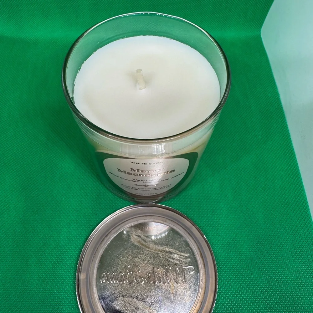 White Barn Merry Macadamia Scented Single Wick Candle - 🕯️ New - Picture 2 of 8